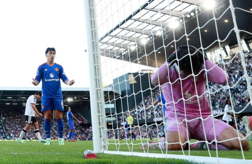 Premier League - Fulham v Manchester United