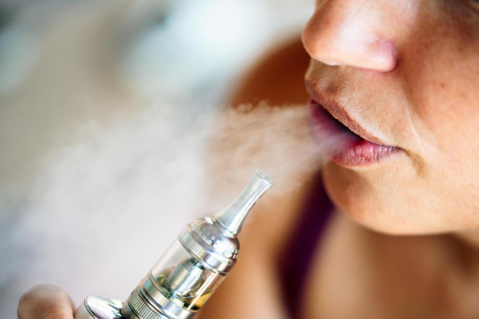 E-Cigarettes May Increase Cancer Risk: Tumor-Causing Chemicals Found to Damage DNA