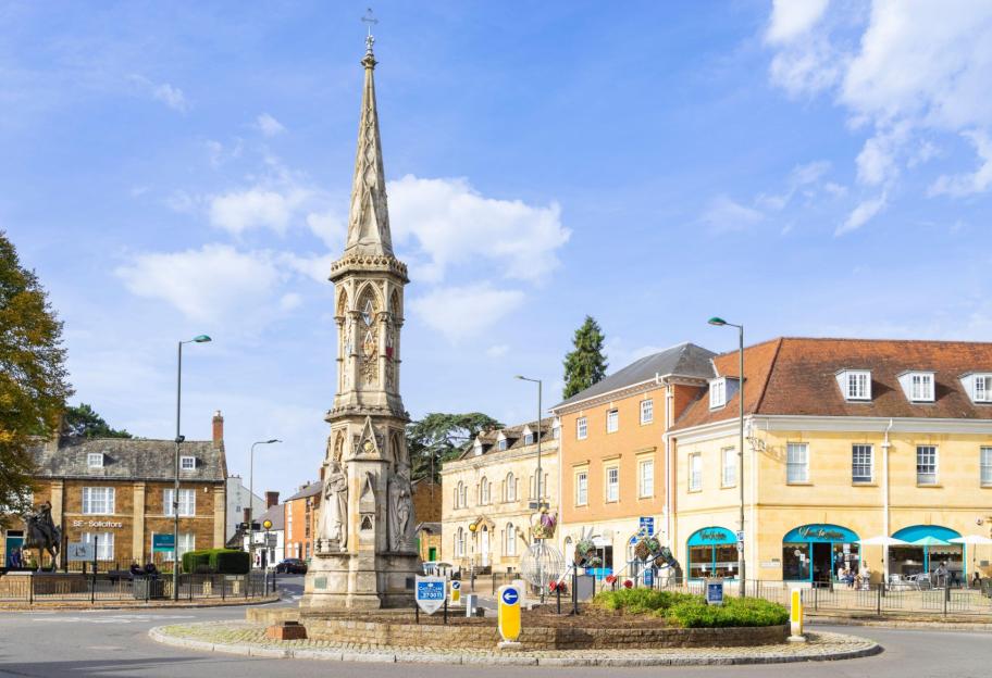 Gothic Revival Banbury Cross monument on a roundabout in Banbury, Oxfordshire, England.