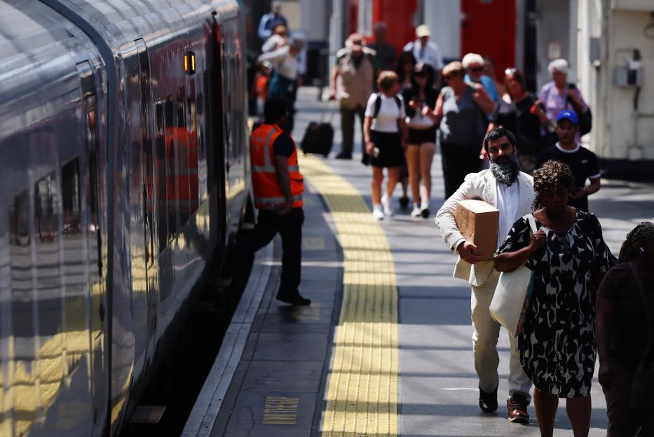 Brits Ignore Travel Warnings to Soak Up Sun on Beaches as 243 Schools Close Early and UK Prepares for 40°C Heatwave