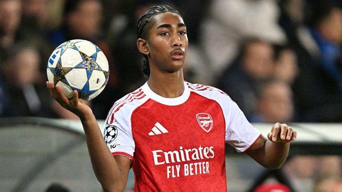 Arsenal Seals Exciting Transfer Deal for Salmon!