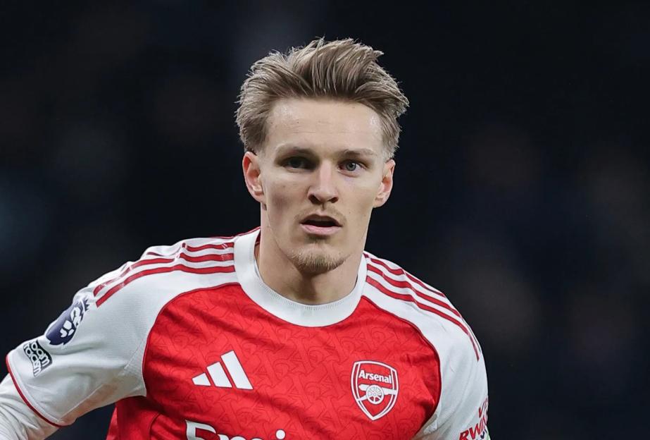 'Arsenal Set to Part Ways with Key Player This Summer as Eight Big Names Face the Axe Following Arteta's £268m Transfer Blitz'