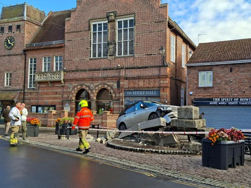 A Range Rover has crashed into the Market Cross in Howden, East Yorkshire, with emergency services responding to the scene.