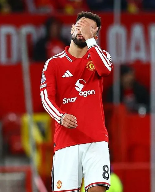 Manchester United v Tottenham Hotspur, Premier League, Football, Old Trafford, Manchester, UK - 10 Oct 2026