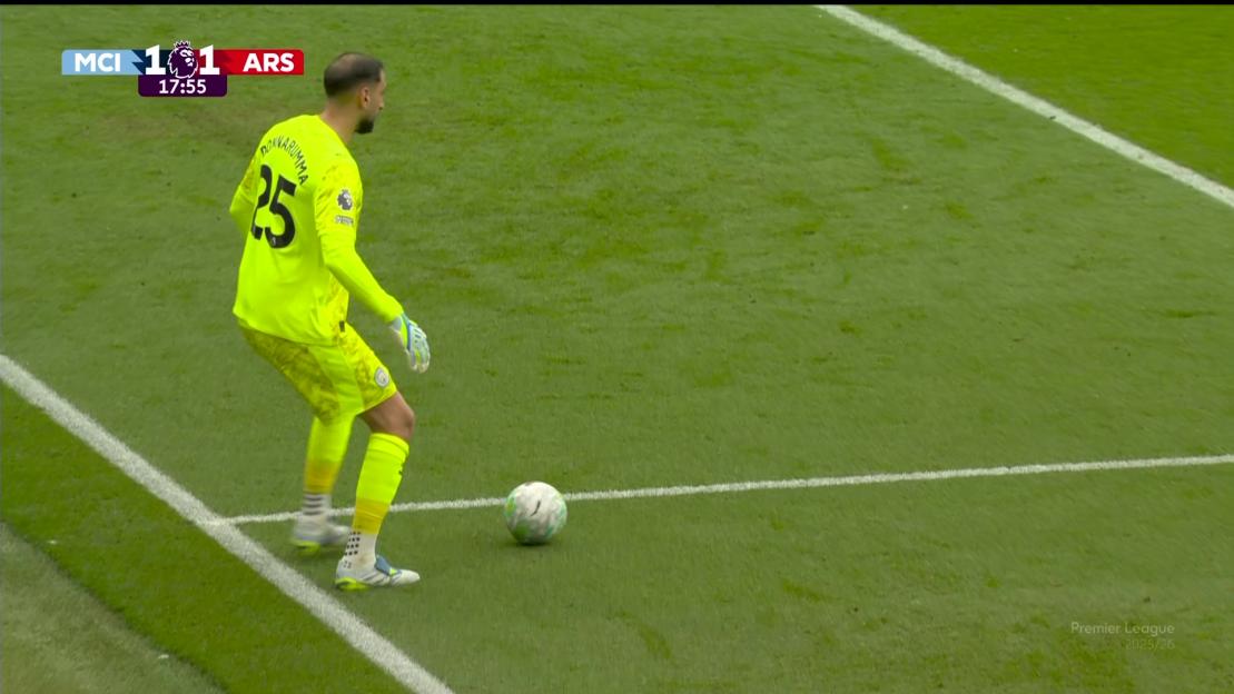 'Heart-Stopping Moment: Man City’s Gianluigi Donnarumma Blunders as Arsenal Levels the Score Just 34 Seconds After Halftime!'