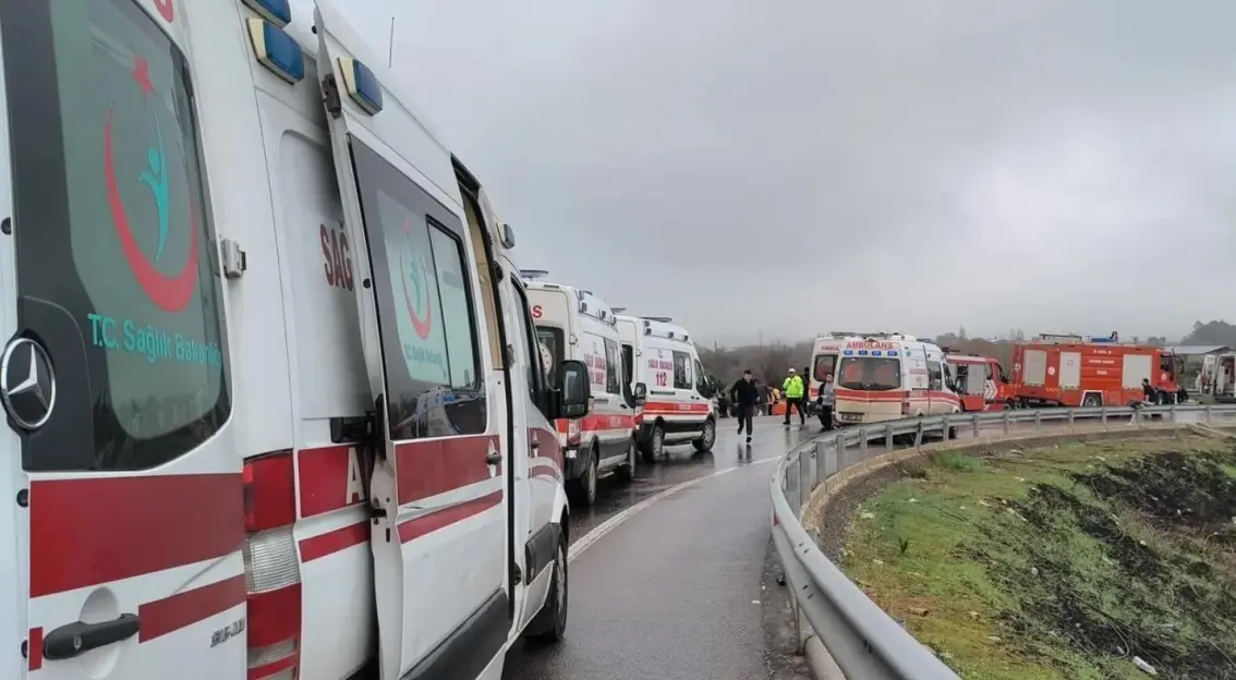 Tragedy Strikes as Bus Overturns, Plunging 50ft into Ditch: 8 Dead and 26 Injured in Popular UK Tourist Destination