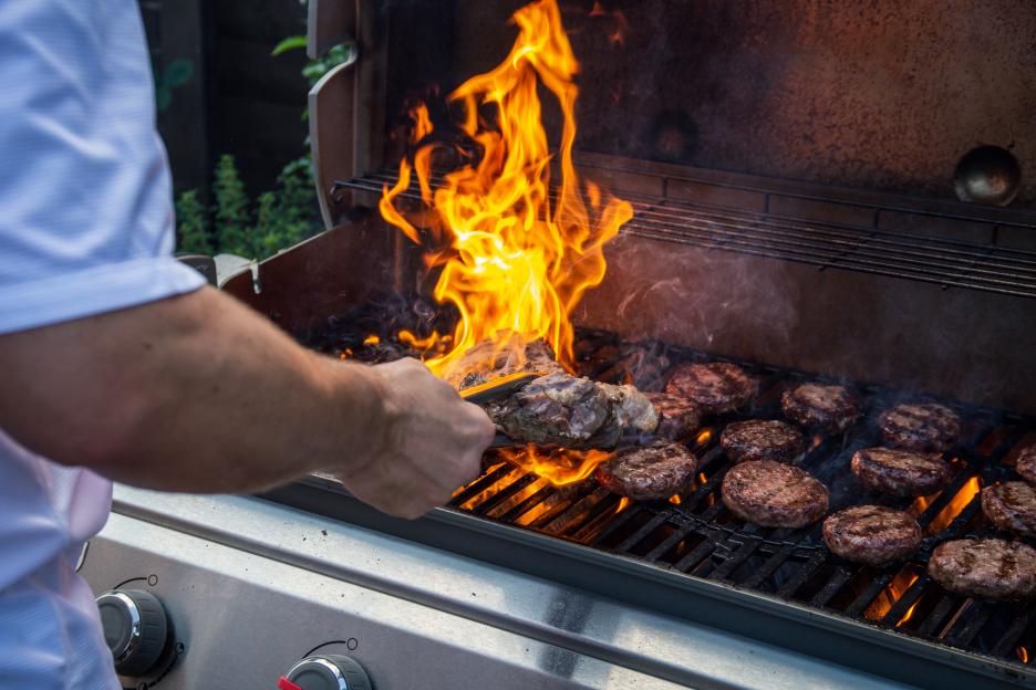 'Master the Grill: 8 Essential Barbecue Safety Tips to Lower Cancer Risk and Ensure Perfect Cooking'