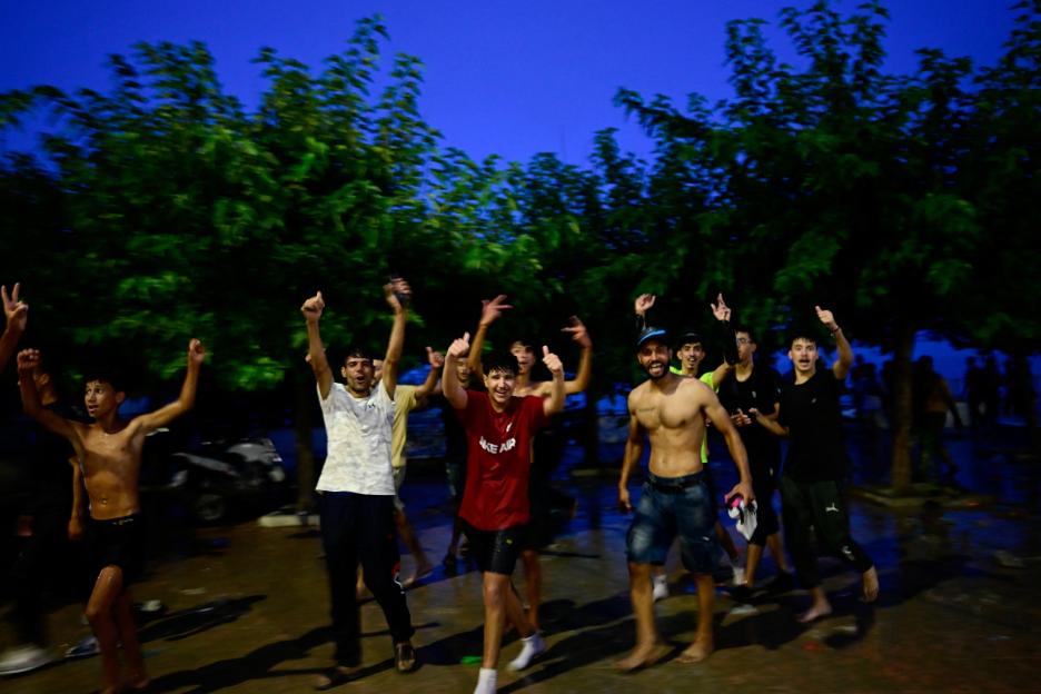 Migrants swim to Spain's Ceuta in mass border crossing