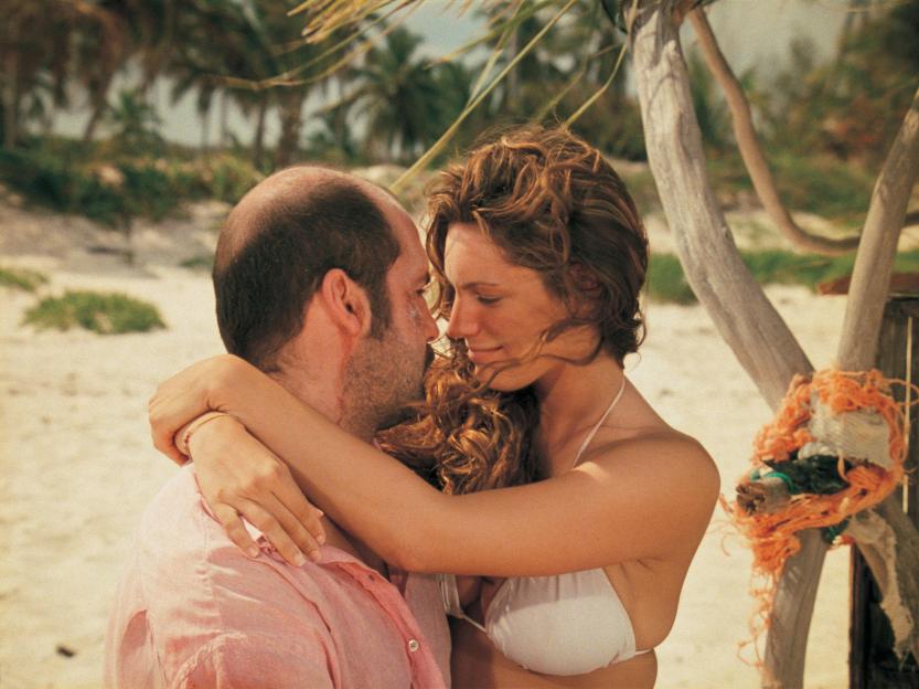 Billy Zane as Jack and Kelly Brook as Jennifer in Survival Island.