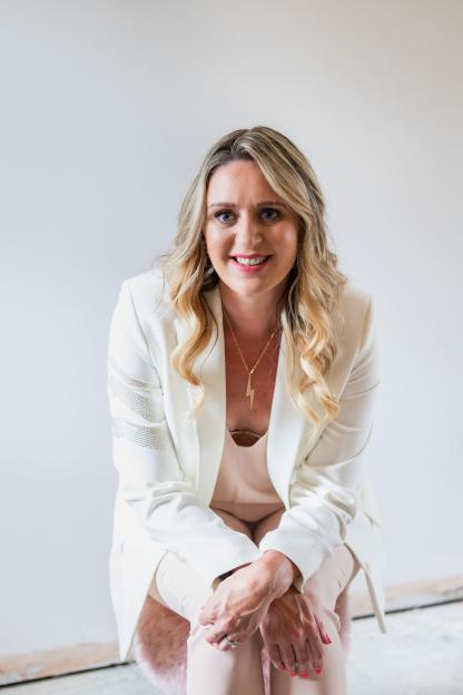 'Earn £12k a Month: My Top 11 Tips to Help Women Master Their Finances This Year!'