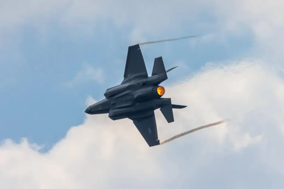 US Unleashes Powerful Airstrikes on ISIS in Syria After Tragic Killing of Three Americans