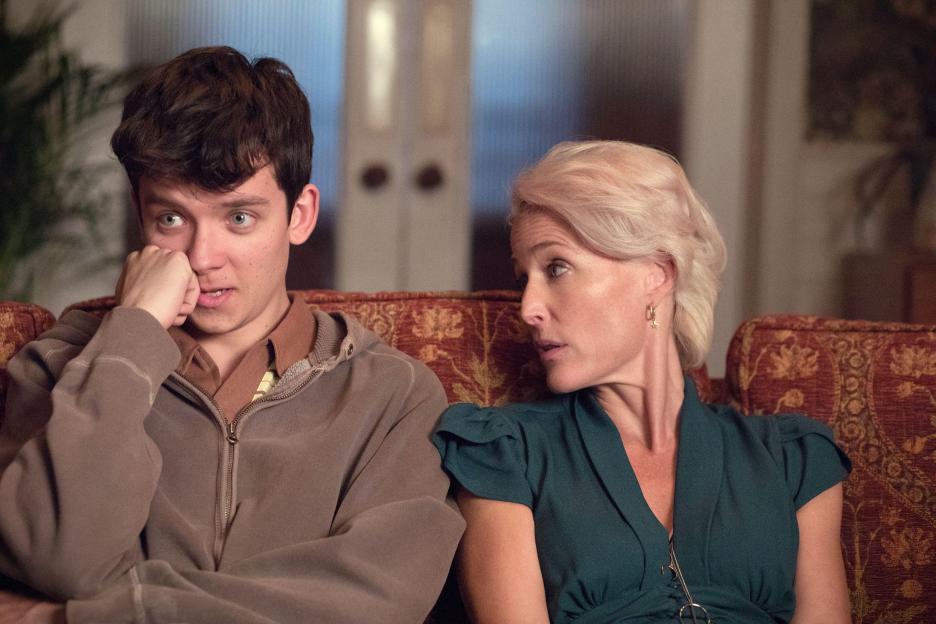 Asa Butterfield as Otis Milburn and Gillian Anderson as Jean Milburn in Sex Education.