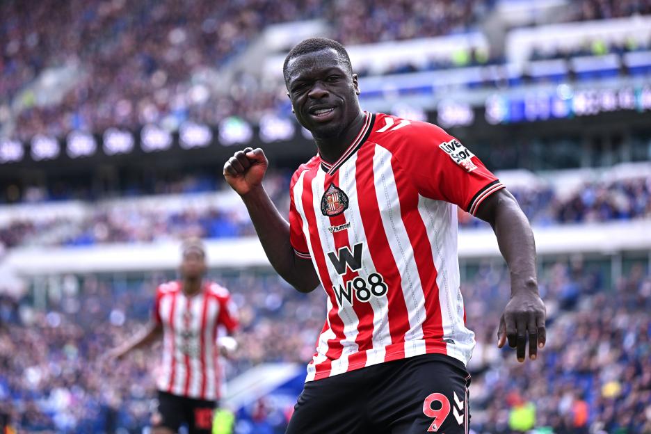 Everton 1, Sunderland 3: Late Goals from Isidor and Le Fee Propel Black Cats' European Dreams at Toffees' Cost