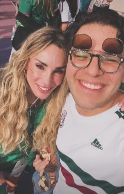 World Cup Star's Stunning Partner Dazzles in Mexico Colors While Supporting Him and His Team in South Africa Victory!