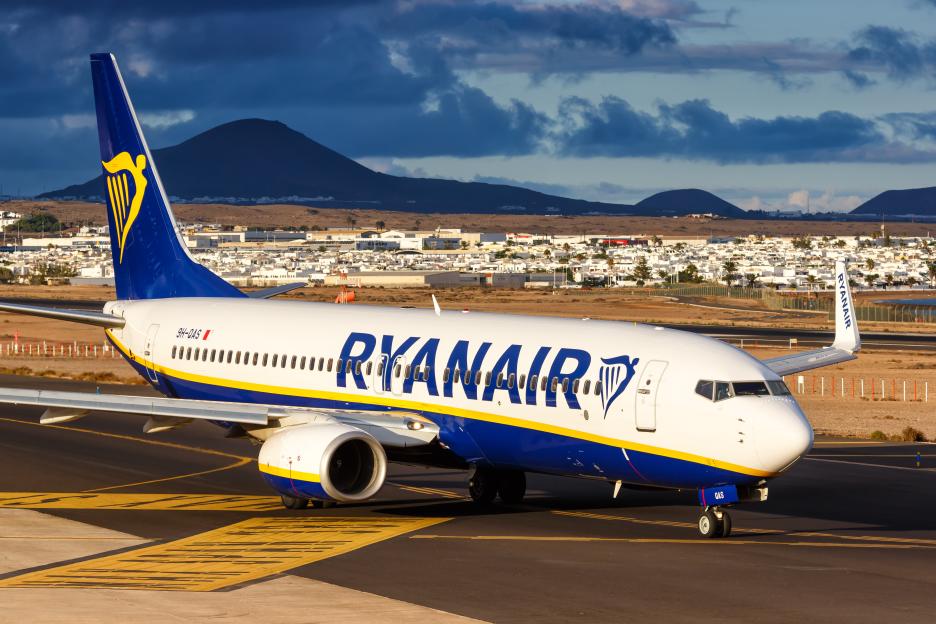 Outrage Erupts as Ryanair Leaves 89 Passengers Stranded at Lanzarote Airport Amid Passport Delays and Long Queues