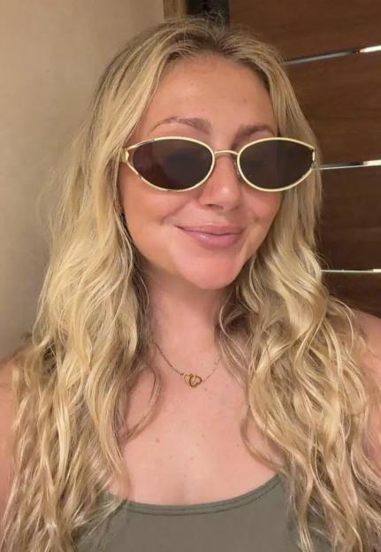 VIDEO: Brit living in Australia shares clever trick that lets her ship her wardrobe from the UK for the price of a coffee