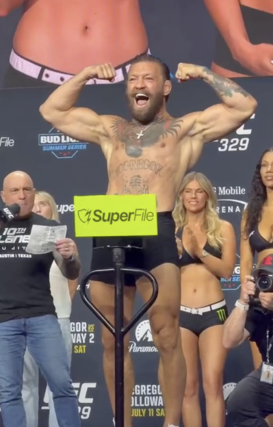 Conor McGregor and Max Holloway Share a Heated Final Face-Off Before UFC 329, with Dana White Watching Closely
