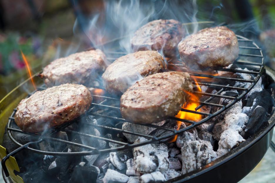 'Cleaning Expert Reveals £1.20 Hack to Prep Your BBQ for Summer Fun!'