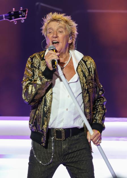 Rod Stewart Raises Eyebrows by Cancelling Second Concert in a Week Due to Unexplained Health Issue