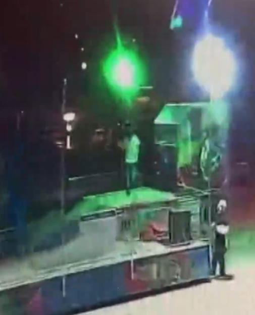 Tragic Incident: 20-Year-Old Theme Park Worker Fatally Crushed by Giant Swing While Retrieving Dropped Item