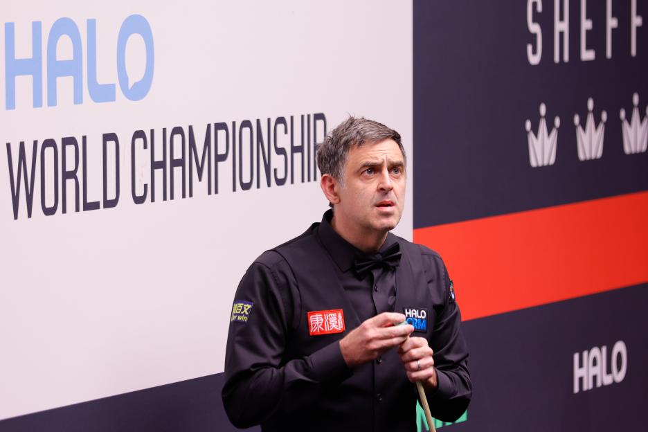 Ronnie O'Sullivan Drops Retirement Hint While Challenging World Champion from Another Sport to a Putting Contest