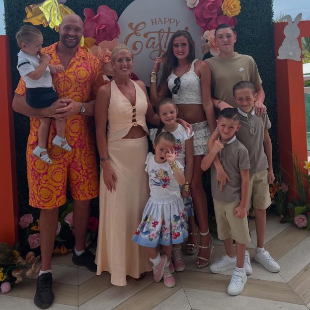 Paris Fury Hurries 4-Year-Old Daughter to Hospital as Big Sister Venezuela Shares She ‘Almost Cried’