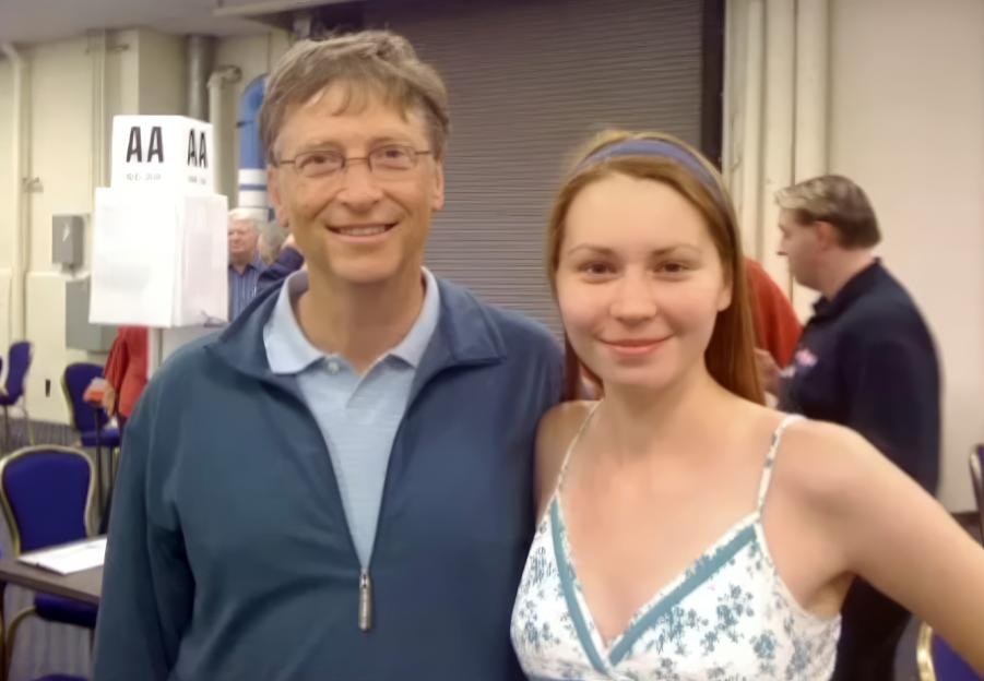 Jeffrey Epstein threatened Bill Gates over the tycoons affair with a Russian bridge player, it has been alleged