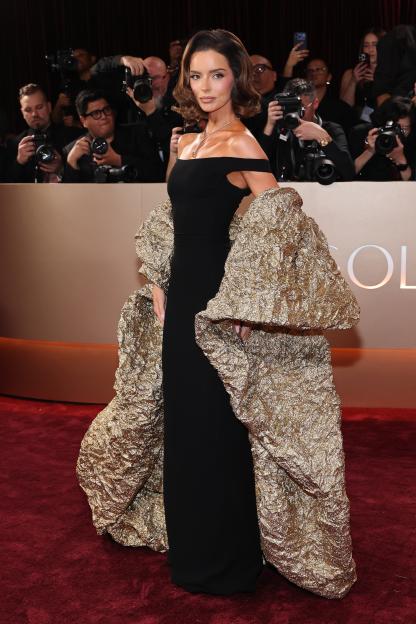 Maura Higgins Shocks Fans with Surprise Appearance at 2026 Golden Globes, Rubbing Shoulders with A-List Stars!
