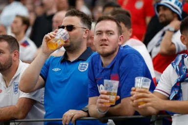 Football fans could be allowed to drink in stands for first time in 40 years as Labour launches bid to rip-up booze ban