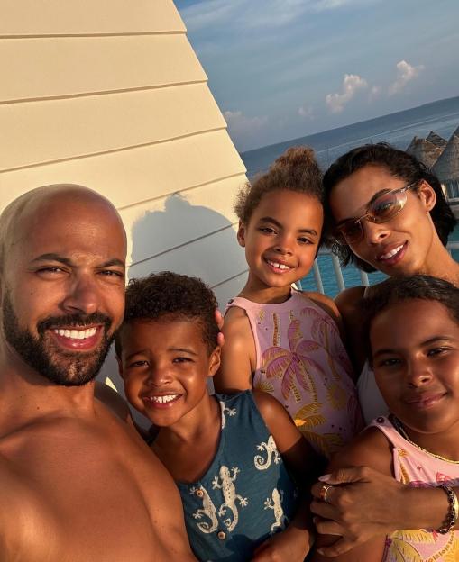 Rochelle Humes and her family smiling for a selfie in the Maldives.