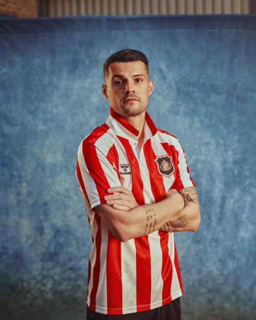 'Sunderland Fans Brave 6 AM Queues for Must-Have Home Kit with a Special Story!'