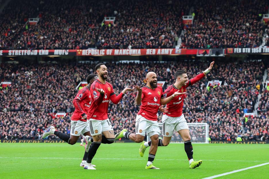 Manchester, UK. 07th Feb, 2026. Manchester United forward Bryan Mbeumo (19) scores a GOAL 1-0 and celebrates with Manchester United defender Diogo Dalot (2) and Manchester United forward Matheus Cunha (10) during the Manchester United v Tottenham Hot