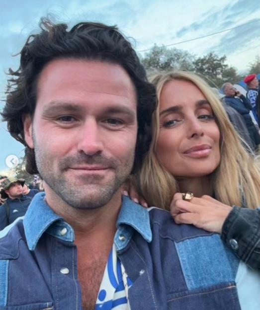 Louise Redknapp and Drew Michael pose for a selfie at Glastonbury.