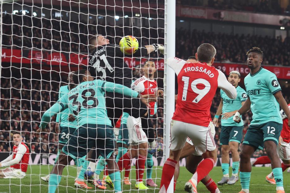 The Wolverhampton Wanderers goalkeeper saves a shot against Arsenal during stoppage time.