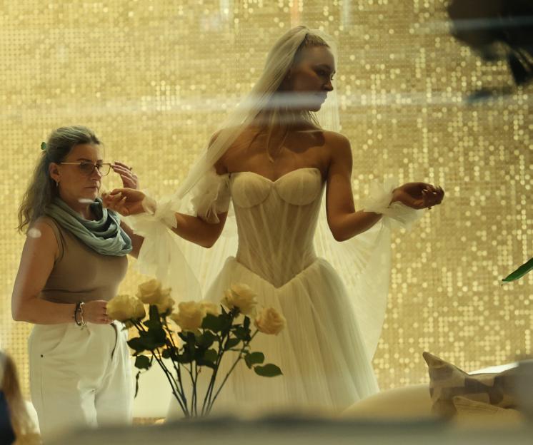 Excl - Say yes to the dress!