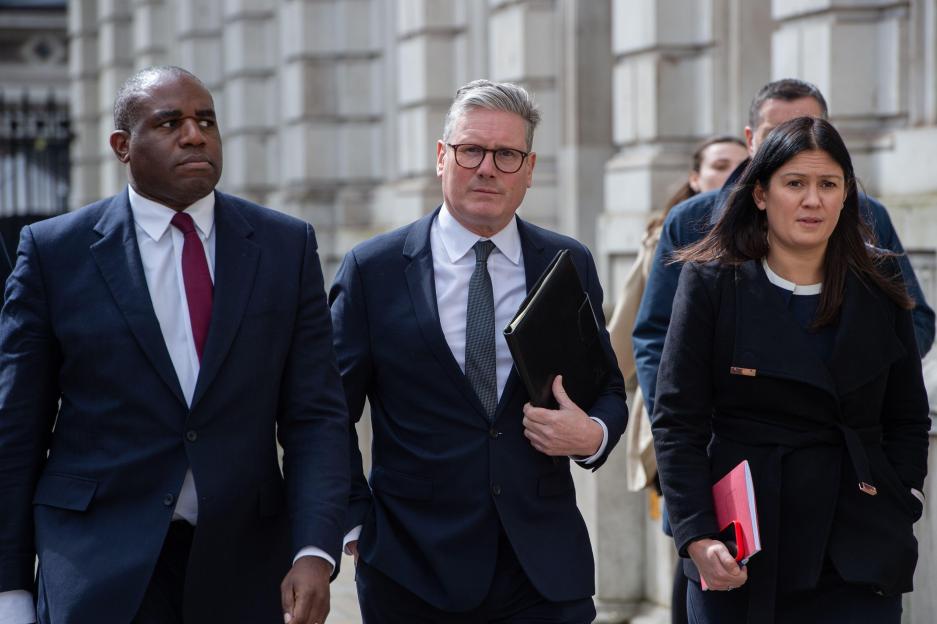 April 15, 2024, London, England, United Kingdom: Leader of the Labour Party Sir KEIR STARMER (c), Shadow Foreign Secretary DAVID LAMMY (l), and Shadow Cabinet Minister for International Development LISA NANDY (r) arrive at the Cabinet Office. (Credit
