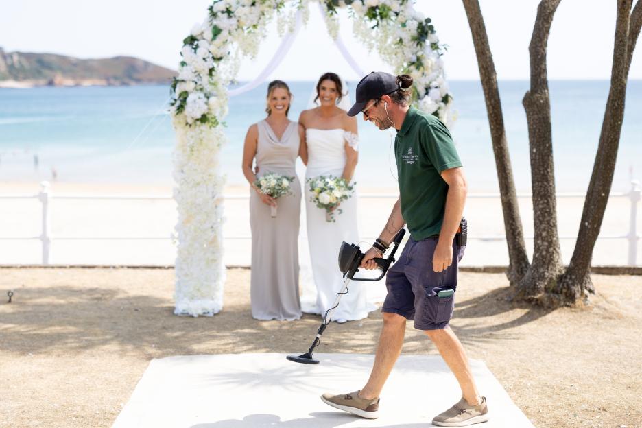 Bride's Wedding Day Turned into a Nightmare as Metal Detectorist Rushed In to Find Lost Ring on Beach