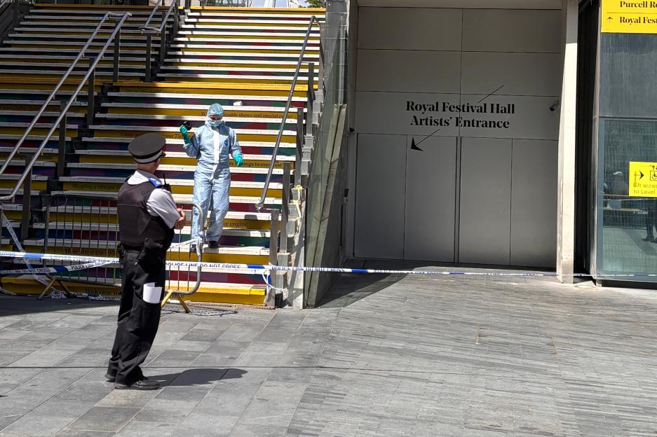 Man in His 40s Battles for Life in Hospital Following Assault by Four Men at Popular Tourist Destination