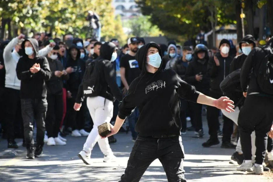 Clashes erupt outside Ministry of Education in Tirana during student protest over academic conditions