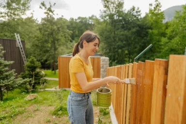 I’m a DIY expert – you only have WEEKS to paint your garden fence, here’s why you should act fast