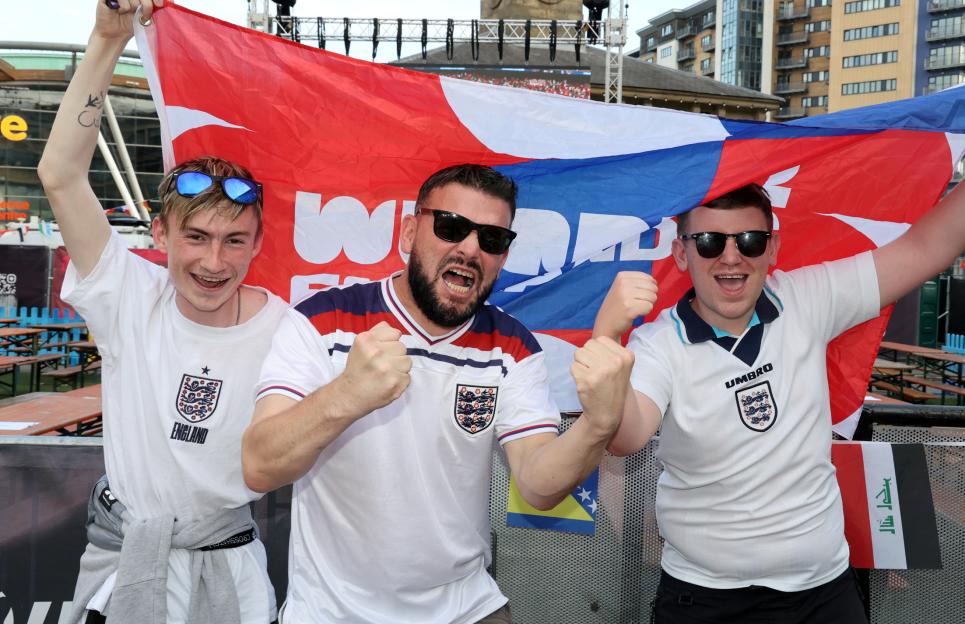 Sunshine and Cheer: Brits Flood Pubs Early for England's World Cup Showdown Against Ghana Tonight!