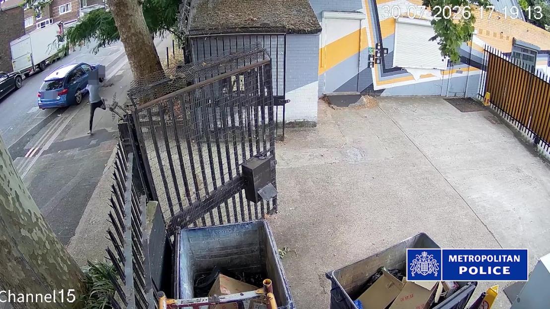 Intense Standoff: Drug Dealer Fights Back with Crowbar as Cops Attempt Arrest