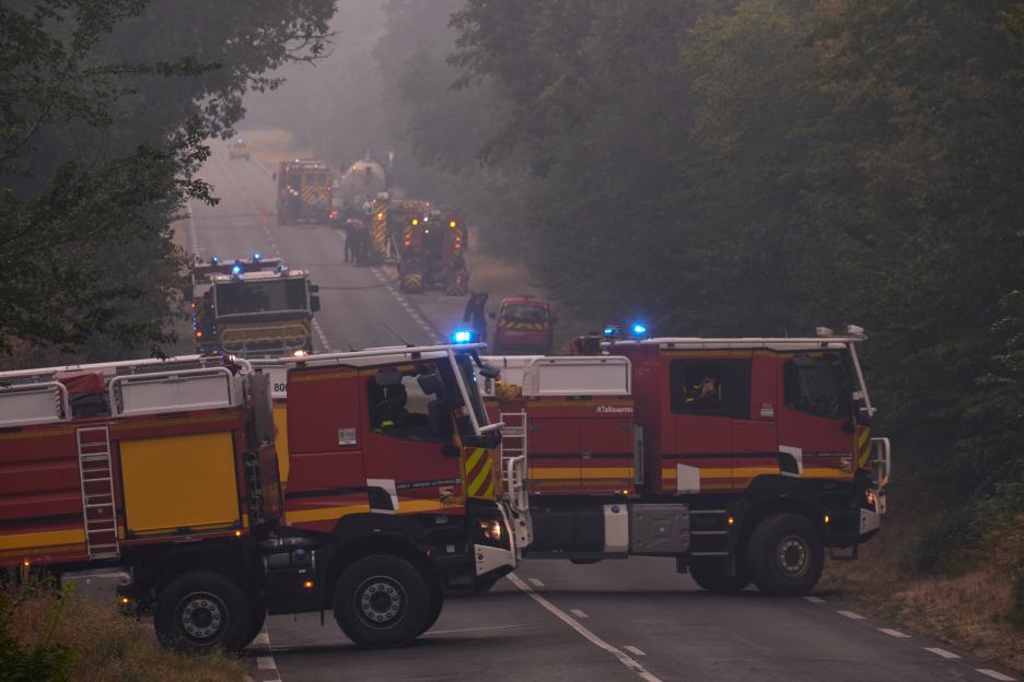 Fontainebleau Forest Fire Outside Paris Burns 2,000 Hectares