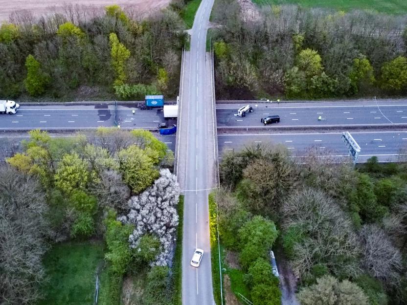 M1 Closed after reports of car crashing off a bridge and landing on motorway resulting in multiple fatalities - 10 Apr 2026