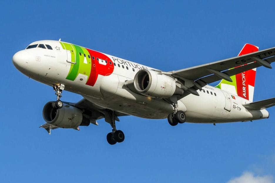 UK Holiday Flight Makes Emergency Detour After Airport Worker’s Headphones Get Stuck in Landing Gear