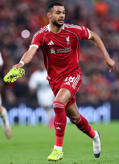 Witness the Amazing Moment Cody Gakpo Plays in One Boot During Liverpool's FA Cup Victory Over Barnsley!