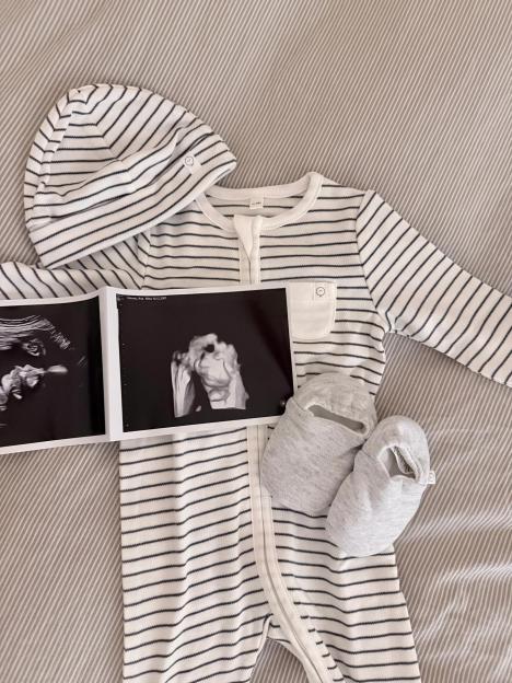 Love Island's Zach Noble and Expecting Girlfriend Ava Hirons Share Adorable Baby Gender Reveal Photo!