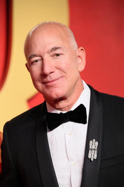 Jeff Bezos arriving at the Vanity Fair Oscar party.