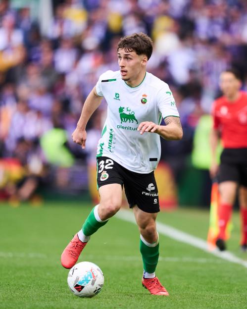 Man Utd Eyes Spain U19 Left-Back as Alternative to Lewis Hall Transfer