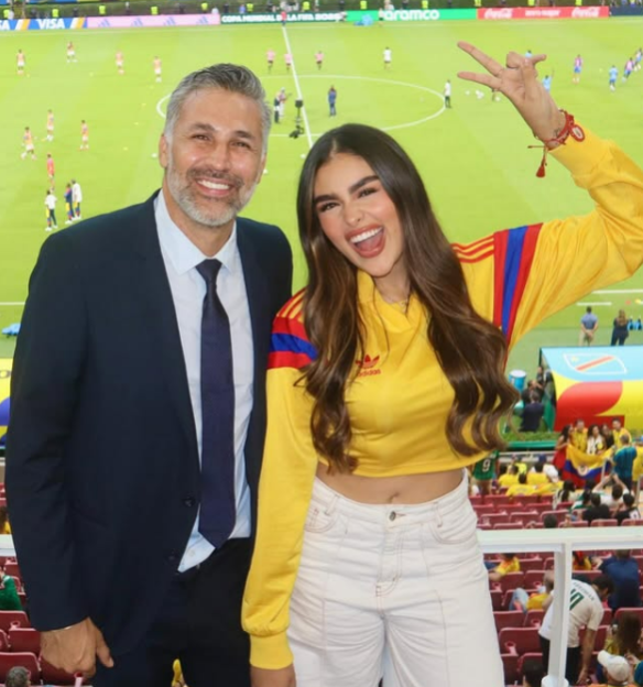 Mario Yepes and his daughter at a soccer match.